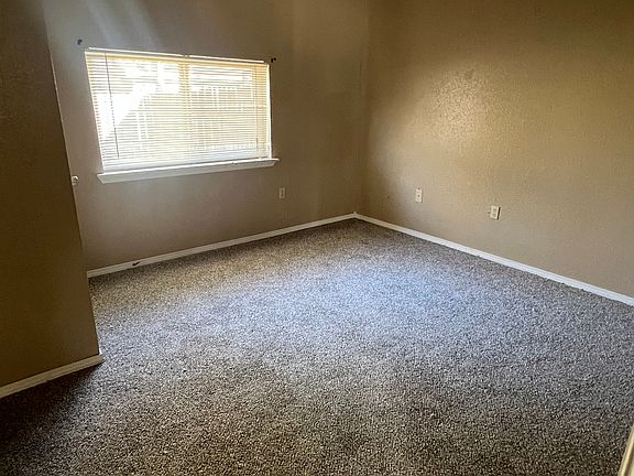 5th image of 815 E Comanche Ave