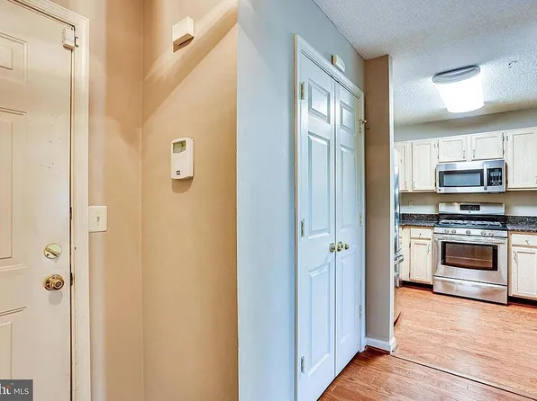 12013 Taliesin Pl APT 31, Reston, VA 20190