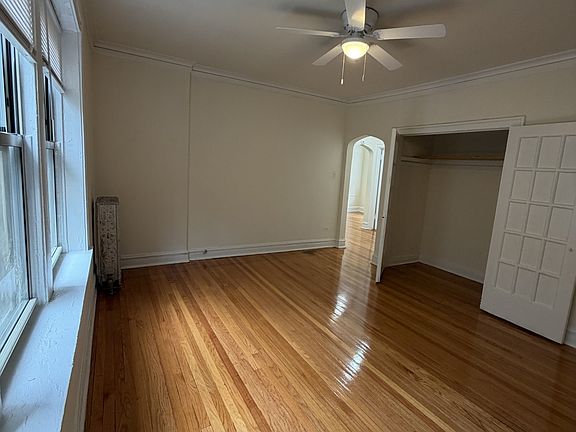 4th image of 4953 N Whipple St APT 2S