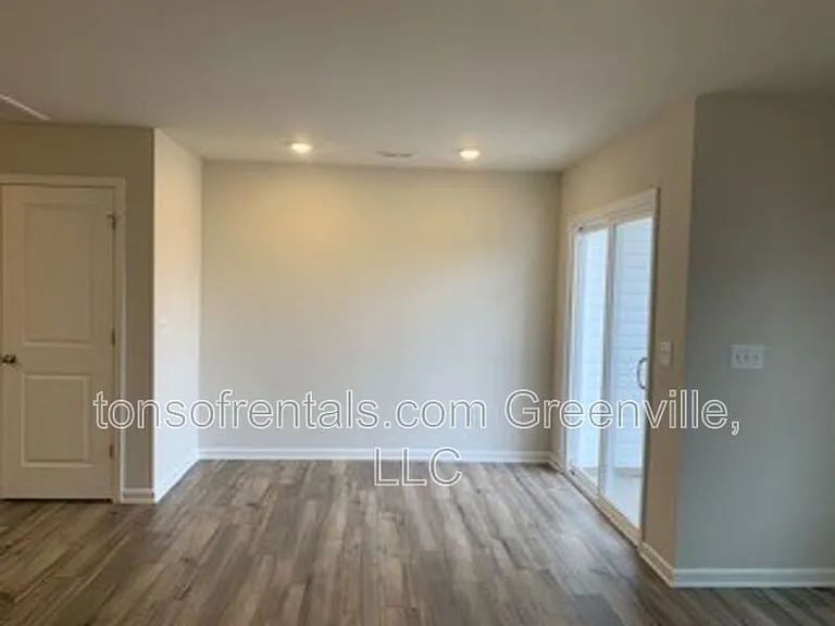 413 Mopar Ln — Photo 4