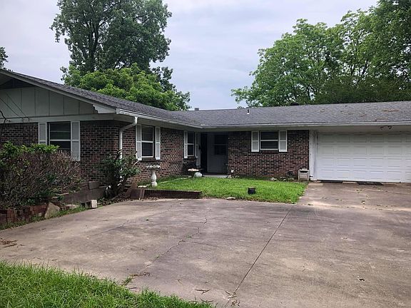2nd image of 106 Walnut Dr