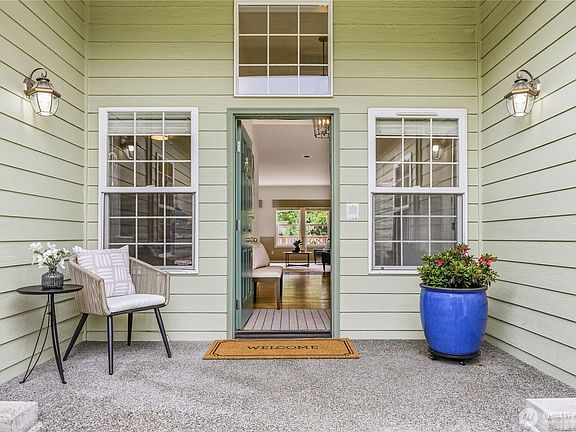 4th image of 18575 Skog Court NE