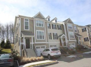 22 Moorland Dr #22, Danbury, CT 06810