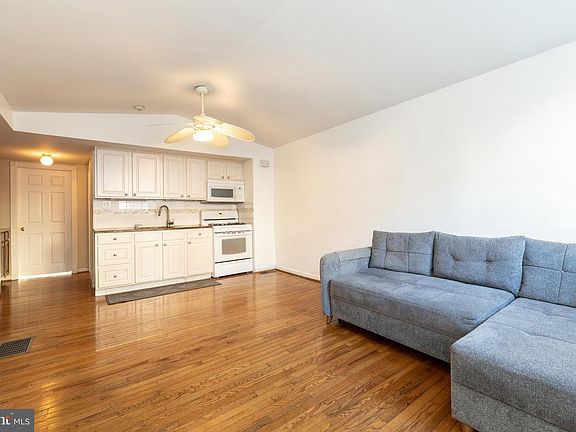 2nd image of 910 Mountain St