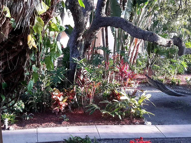 51 W Bay Heights Rd — Photo 15
