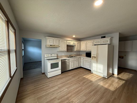 4th image of 3118 Stone St