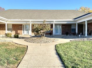 8643 Applegate Village Dr, Louisville, KY 40219