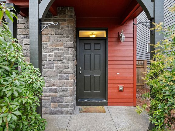 2nd image of 1147 SE Leander St