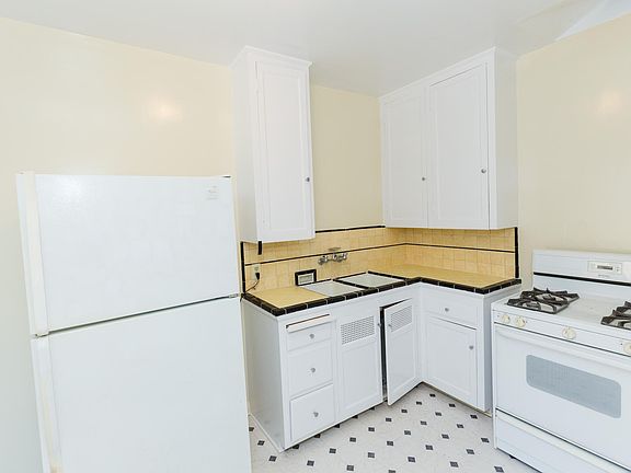 Kitchen with appliances