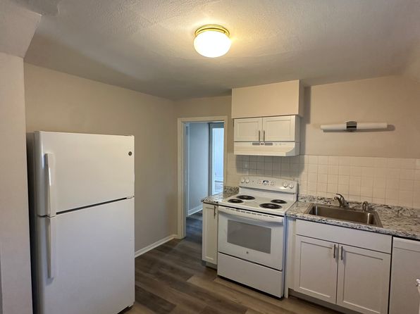 200 E 9th St #1/2