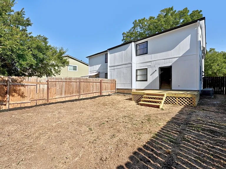 2303 Cedrick Cv #C — Photo 8