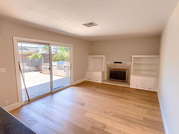 5th image of 891 Tallman Ct