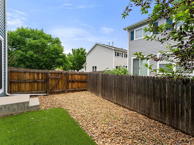 7857 S Kittredge Cir — Photo 27