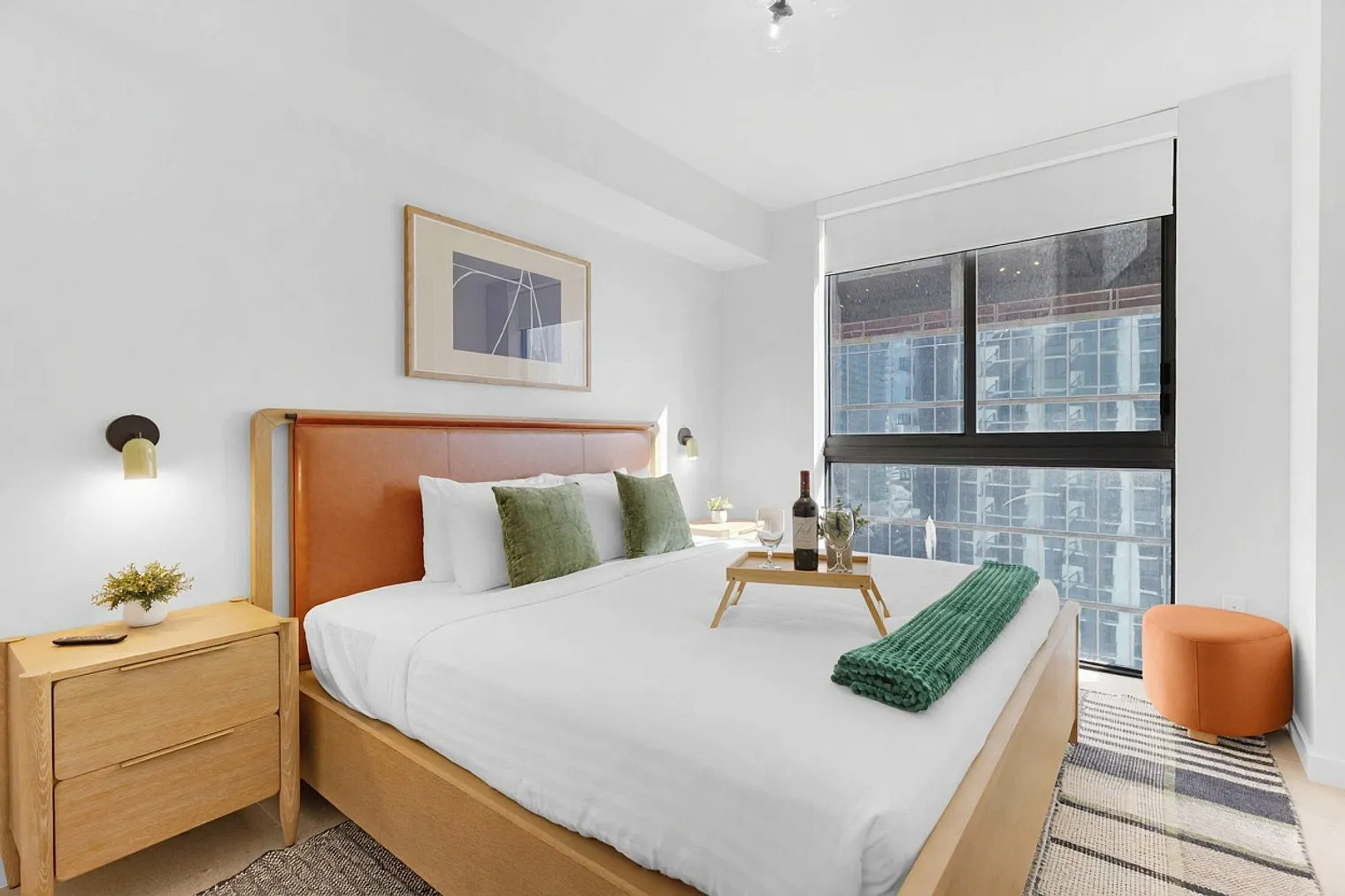 1 bed, 1.0 bath, 592 sqft, $3,356 — Photo 4