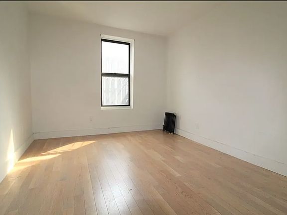 3rd image of 608 W 190th St #53