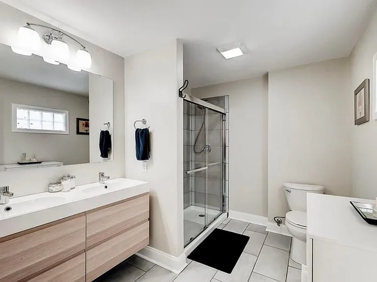 1322 Laurel St — Photo 8
