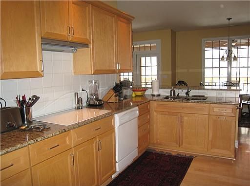 Granite Counters and lots of room