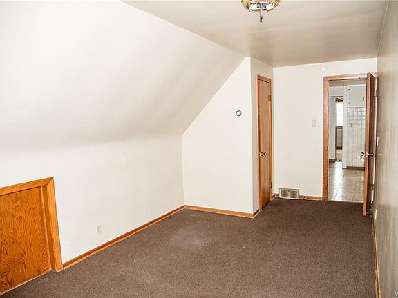3rd image of 70 Clarence Ave