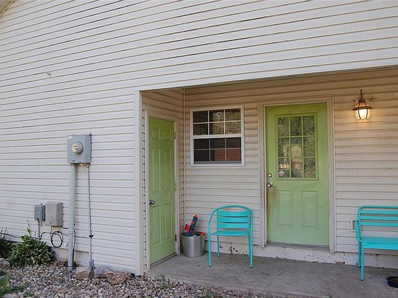 2nd image of 1721 Wilson St