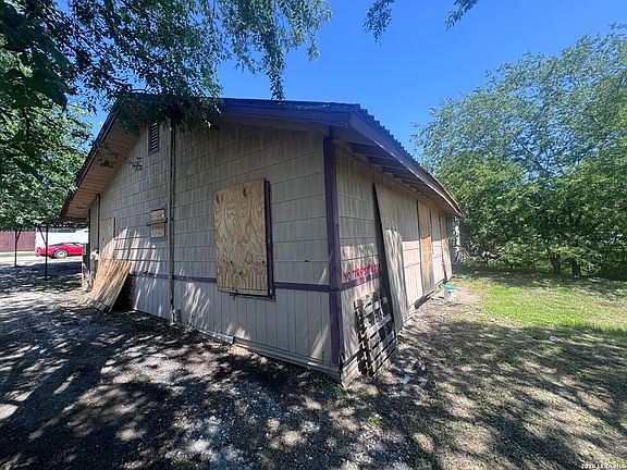 4th image of 410 Amanda St