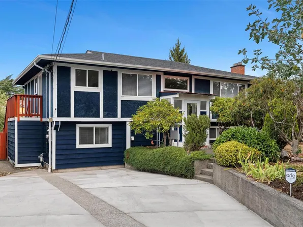 1640 Earlston Ave, Saanich, BC V8P 2Z5