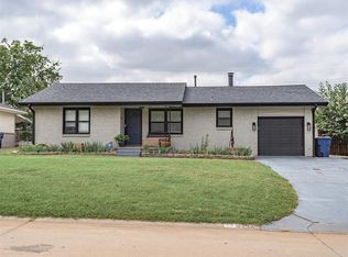 2136 Erin Pl, The Village, OK 73120