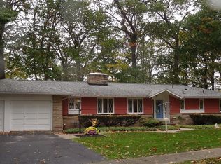 15 Carriage Ln, Rochester, NY 14617