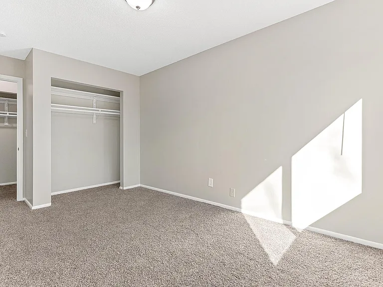 1089 York Ave #8 — Photo 6