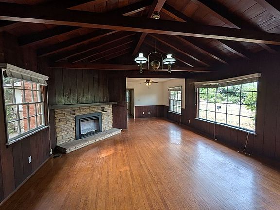 2nd image of 5348 Valle Vista Dr
