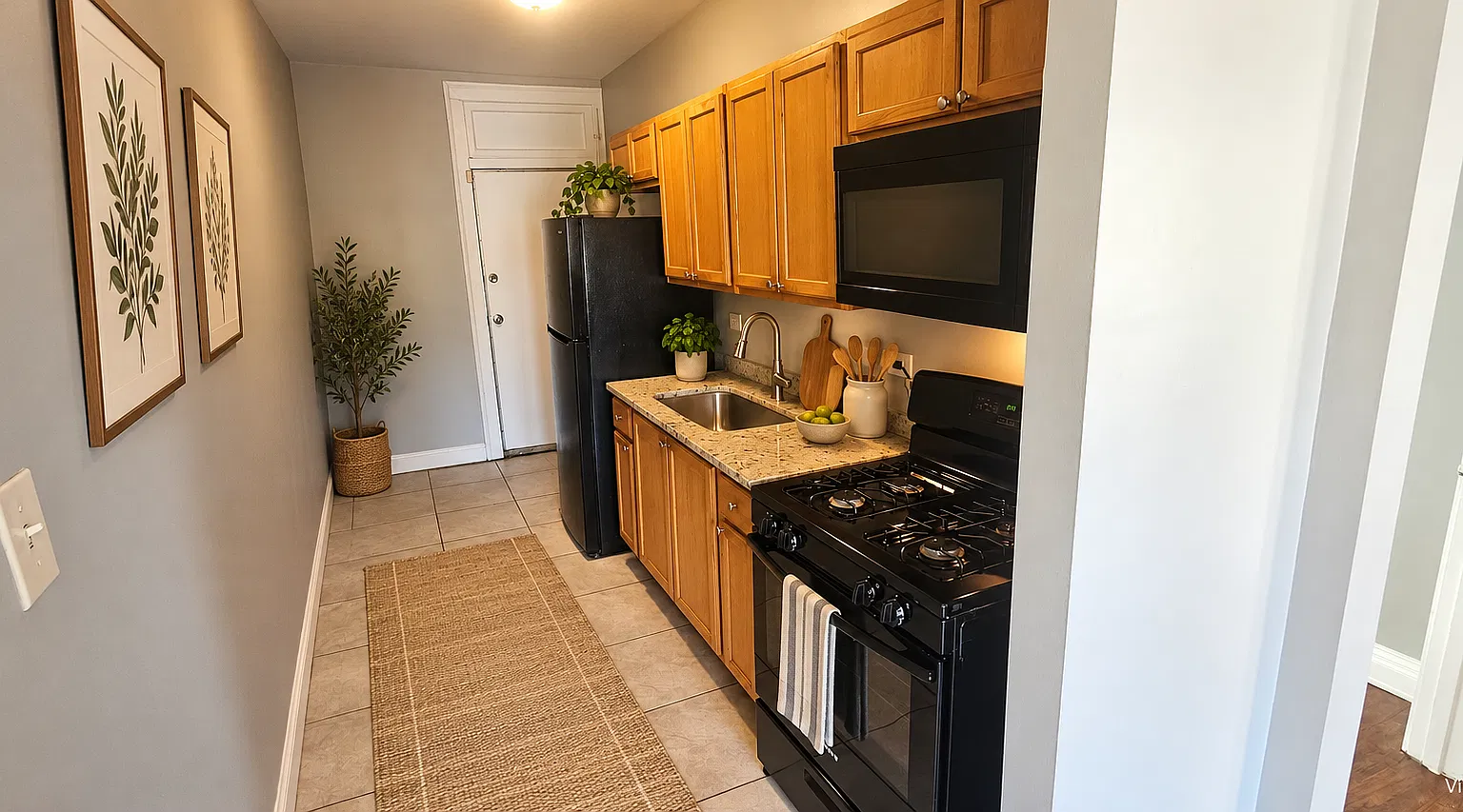2 bed, 900 sqft, $1,350 — Photo 4