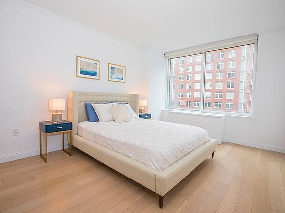 4th image of 212 Warren St #5R