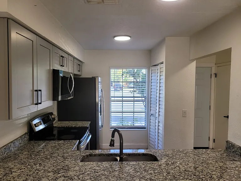 1236 Dovehill Dr — Photo 38