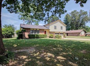 512 Ricky Raccoon Dr, Jacksonville, AR 72076