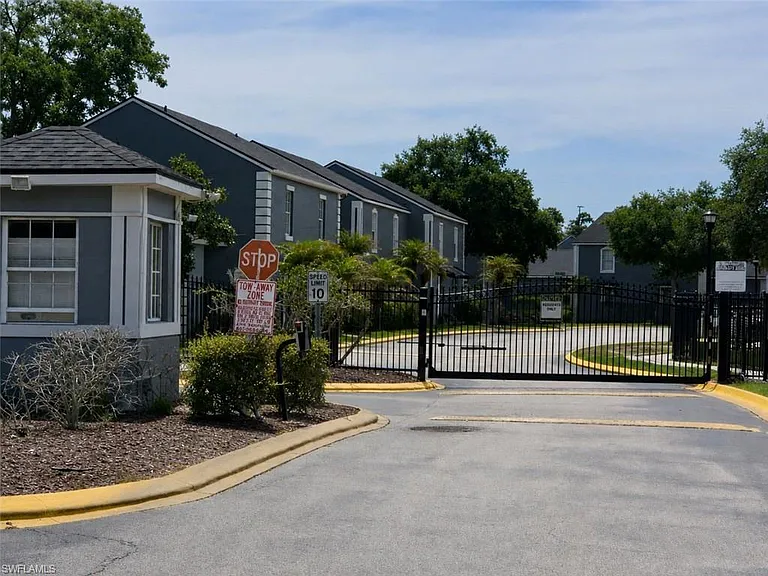 4426 Saint Georges Ct — Photo 2