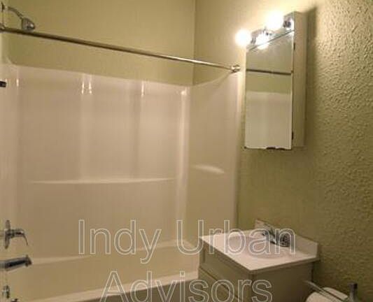 4th image of 2527 Shelby St APT 3