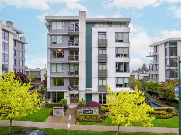 4539 Cambie St #503, Vancouver, BC V5Z 0G6