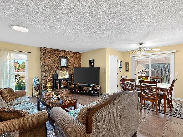 540 Fullerton Dr — Photo 5