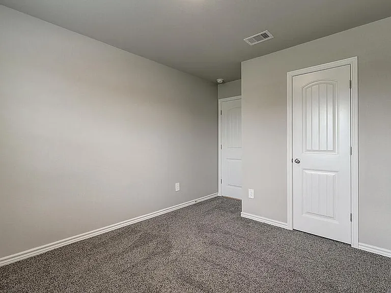 1269 Carnaby St — Photo 32