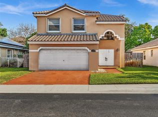 10273 SW 16th Ct, Pembroke Pines, FL 33025