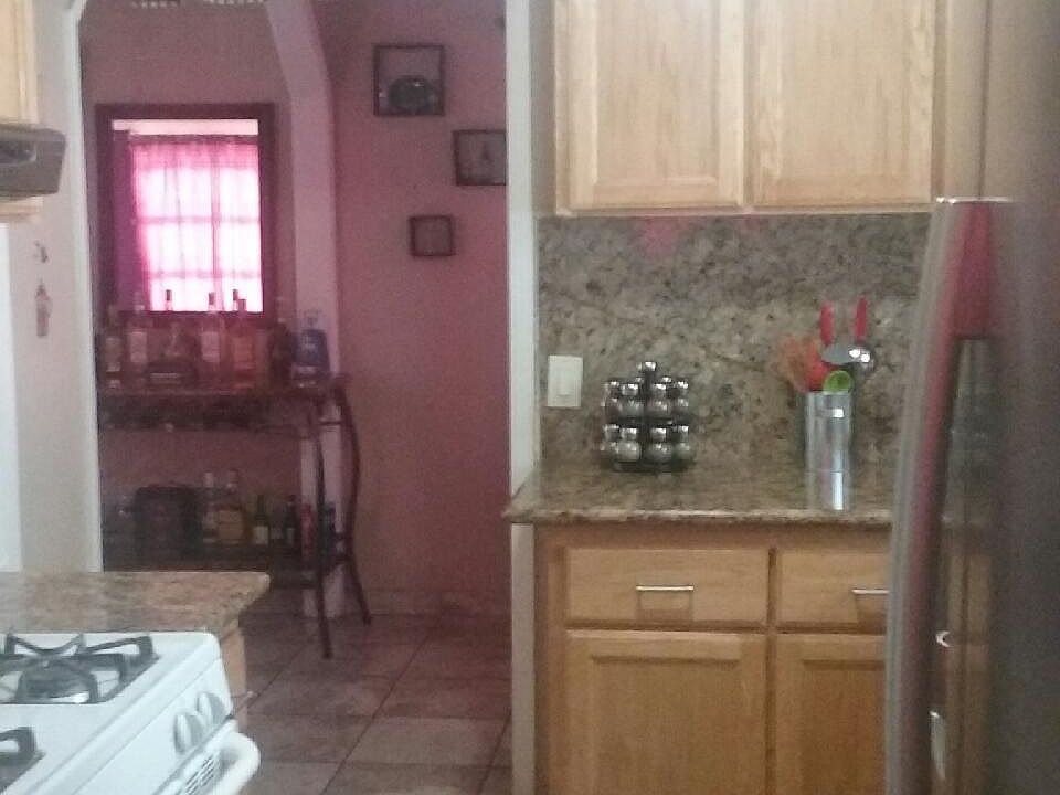 1st image of 734 N Windsor Ave