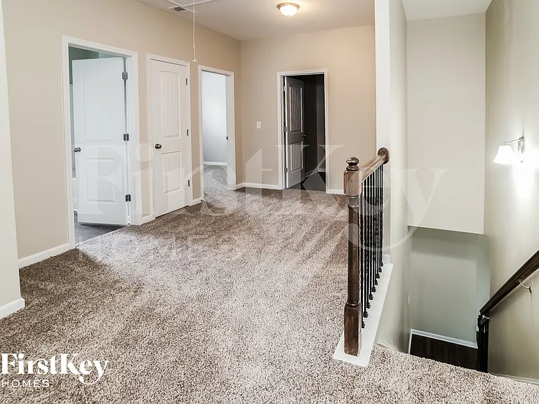 240 Jefferson Ave — Photo 8