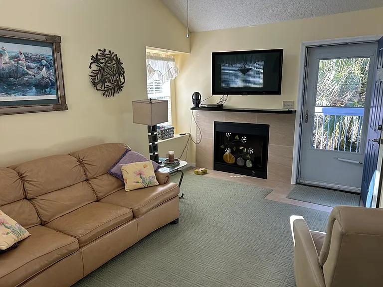 4260 Sun Village Ct #22-A — Photo 4