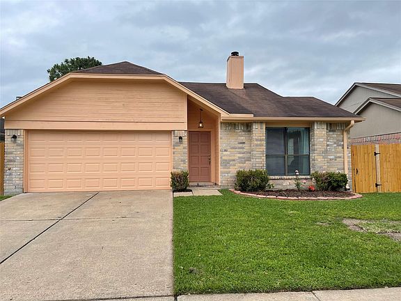 4th image of 2024 Hickory Glen Dr