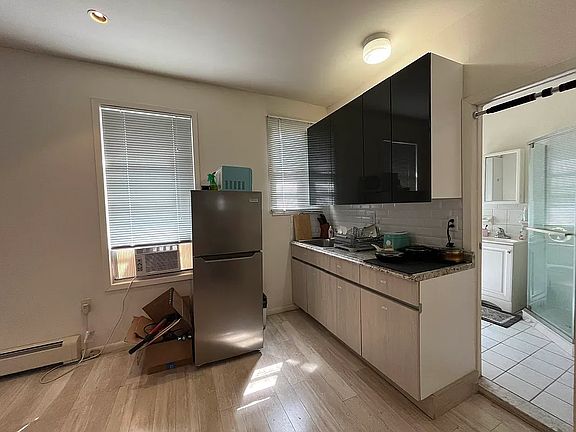 4th image of 31-90 33rd St #2