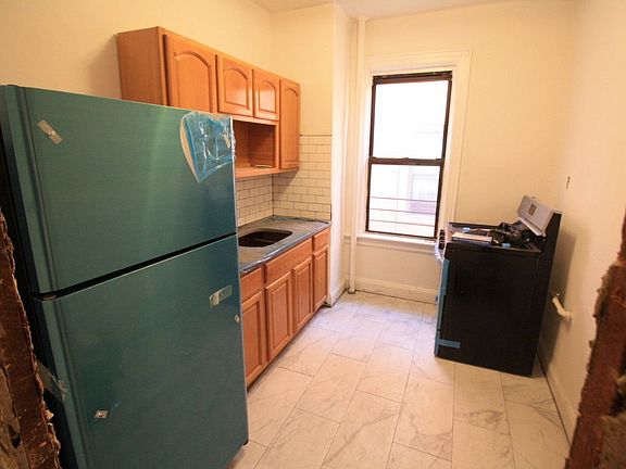 2nd image of 27-22 23rd St #2R
