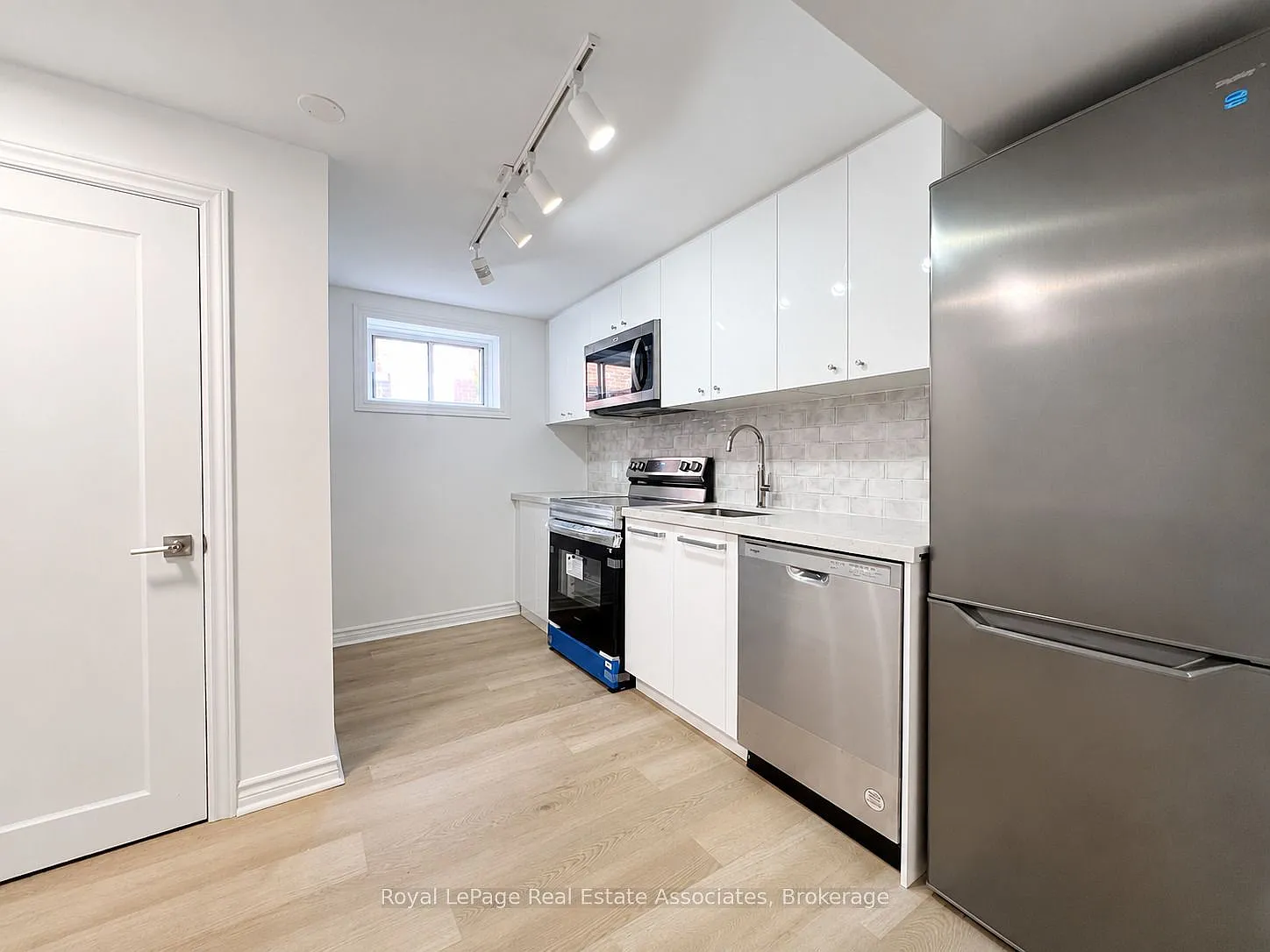 2 bed, $1,900 — Photo 1