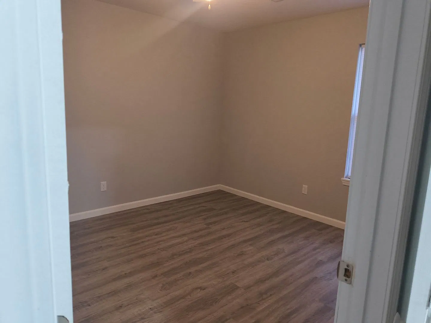 304 Grant Court St — Photo 3