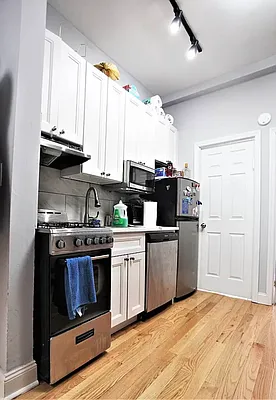 Rented by Metropolitan Property Group | media 22