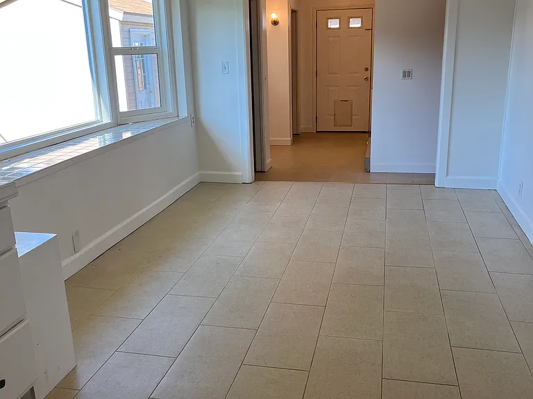 506 Hainsworth St — Photo 6
