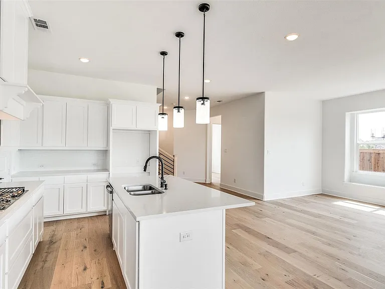 2302 Mercy Way — Photo 12